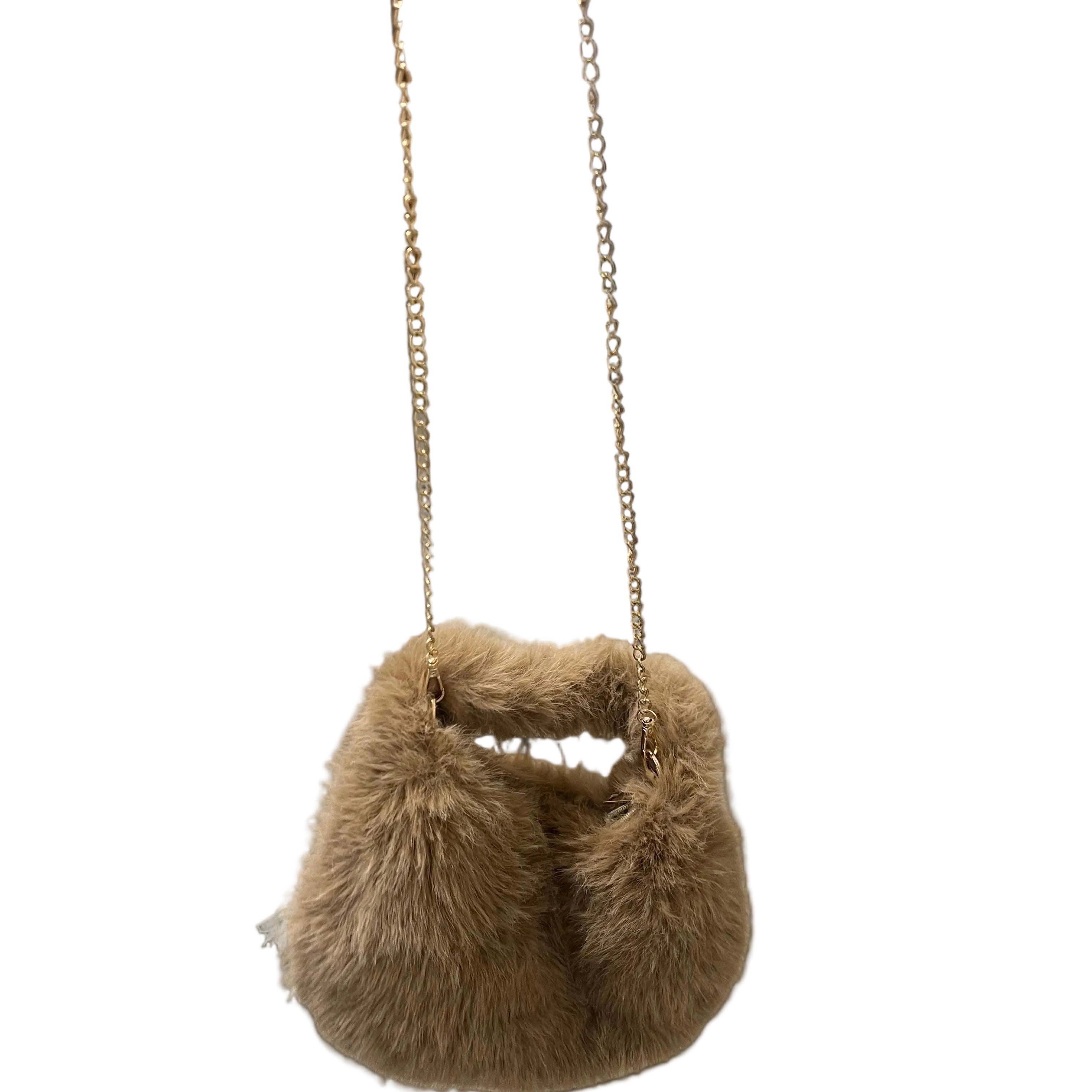 Bolso bandolera de pelo sintético con cadena dorada